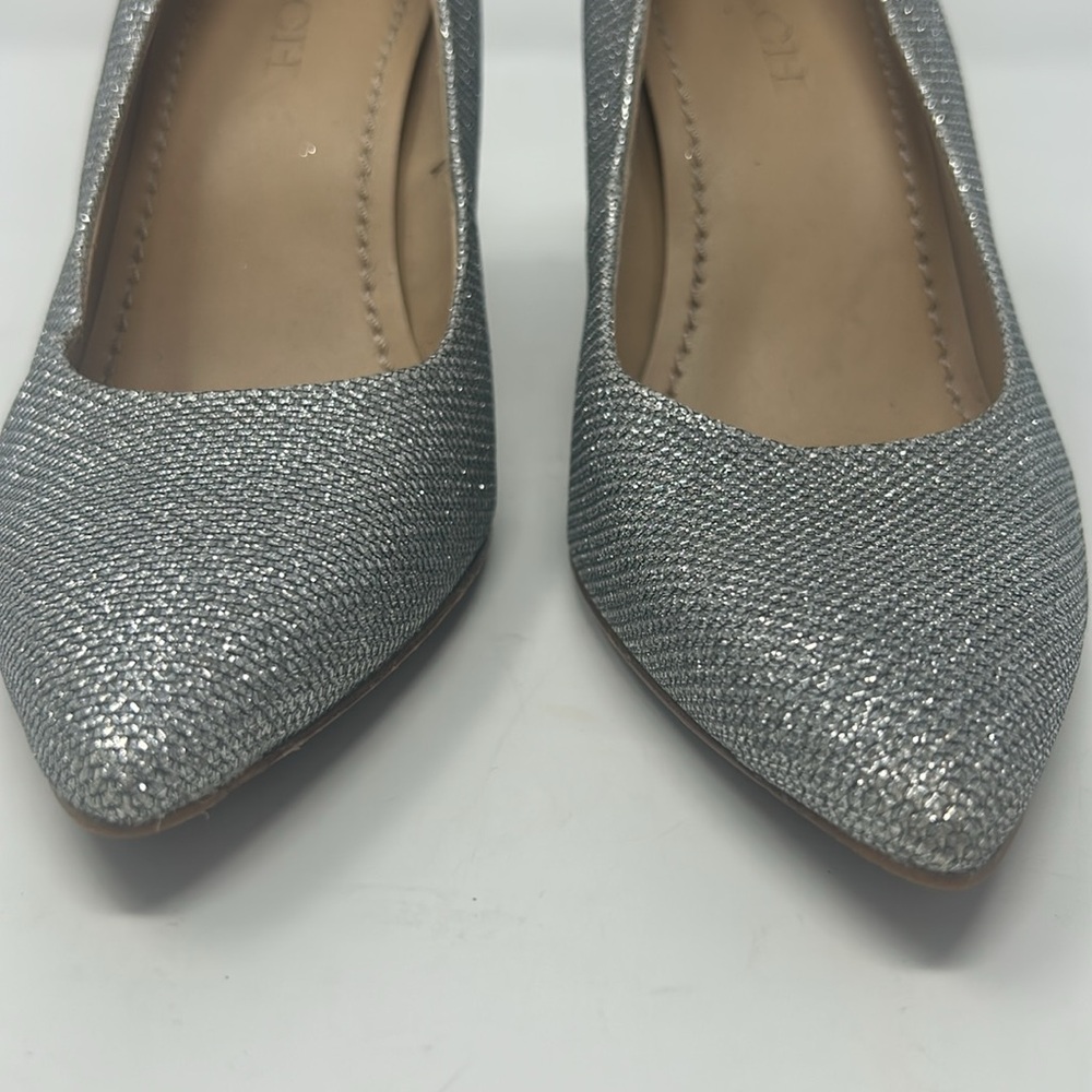 Coach Elegant Silver Glitter Pump Heels Size 8 Excellent Condition - Picture 2 of 16